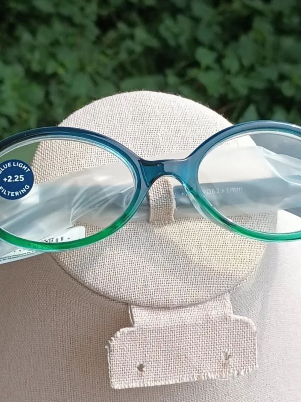 Reading Glasses by Peepers (Filly), +2.25 strength, teal/green ombre color, NWT